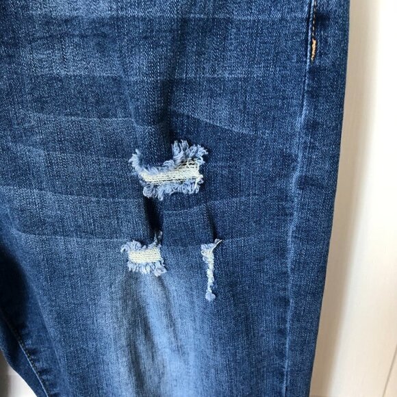 Most Wanted High Rise Slim Straight Leg Distressed  Denim Jeans Junior's Size 11 - Picture 8 of 13